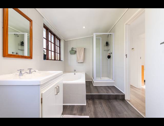 4 BEDROOM HOUSE FOR SALE IN FLAMINGO VLEI